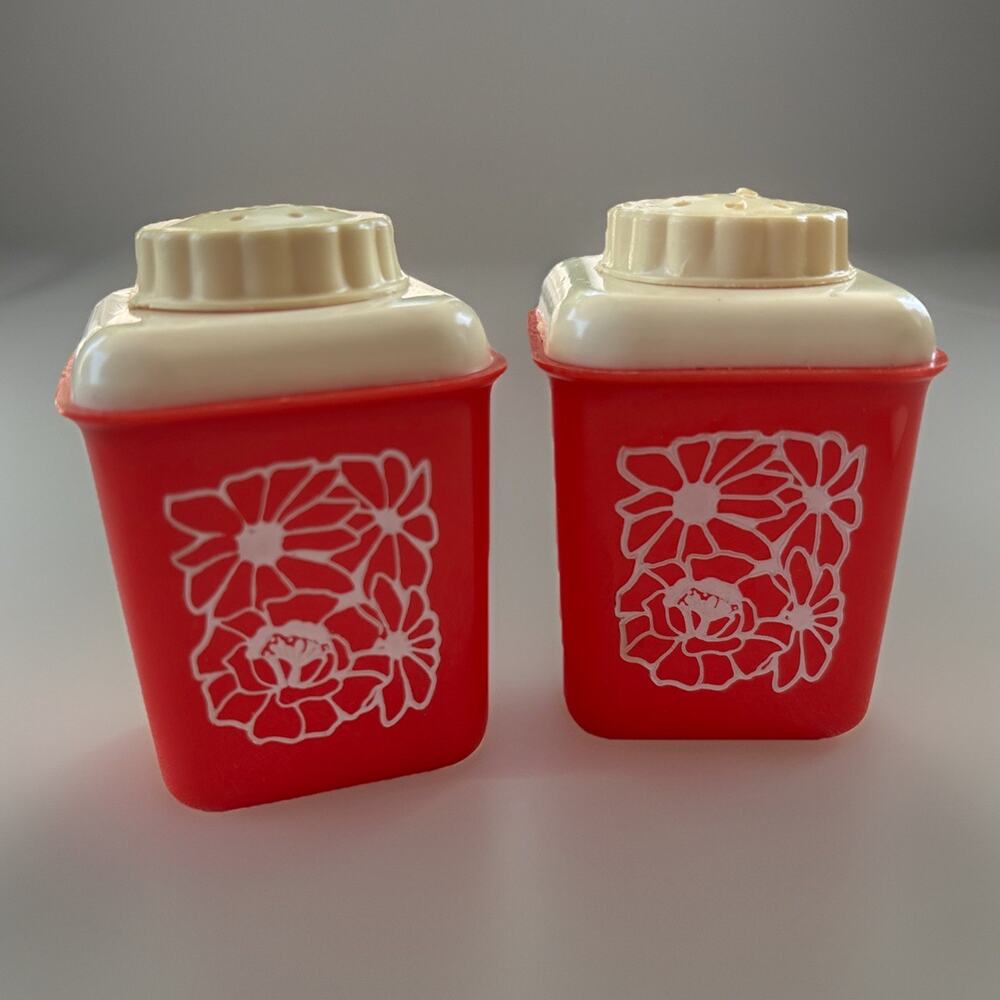 Retro Salt & Pepper Shaker Set 70's Lustro Ware Square Plastic Camper MCM